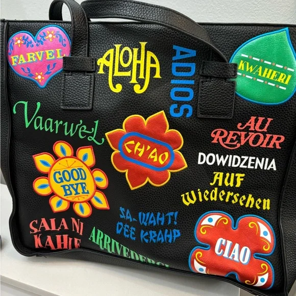 Danielle Nicole It’s A Small World Purse - Picture 1 of 7